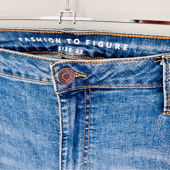 Fashion to Figure High Rise Skinny Jeans With Ankle Ties Size 22 - Picture 4 of 4